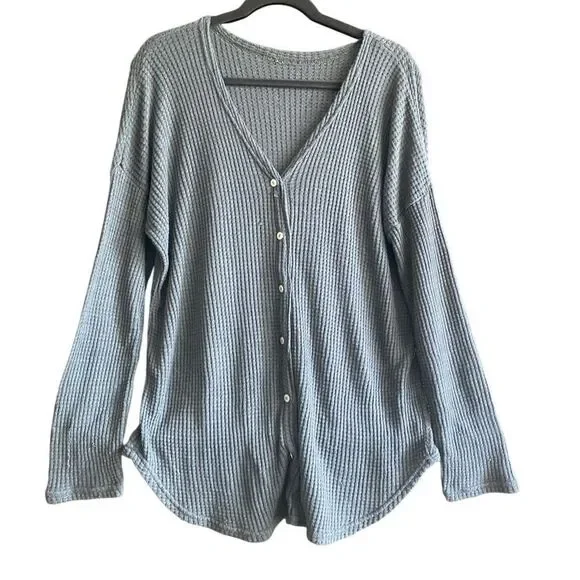 Long Sleeve Gray Button Downwn Waffle Knitt Top. Size XL. - Picture 2 of 7
